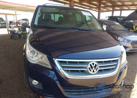 2014 Volkswagen Routan Sel Premium z USA, uszkodzony, nr VIN 2C4RVADG3ER135377